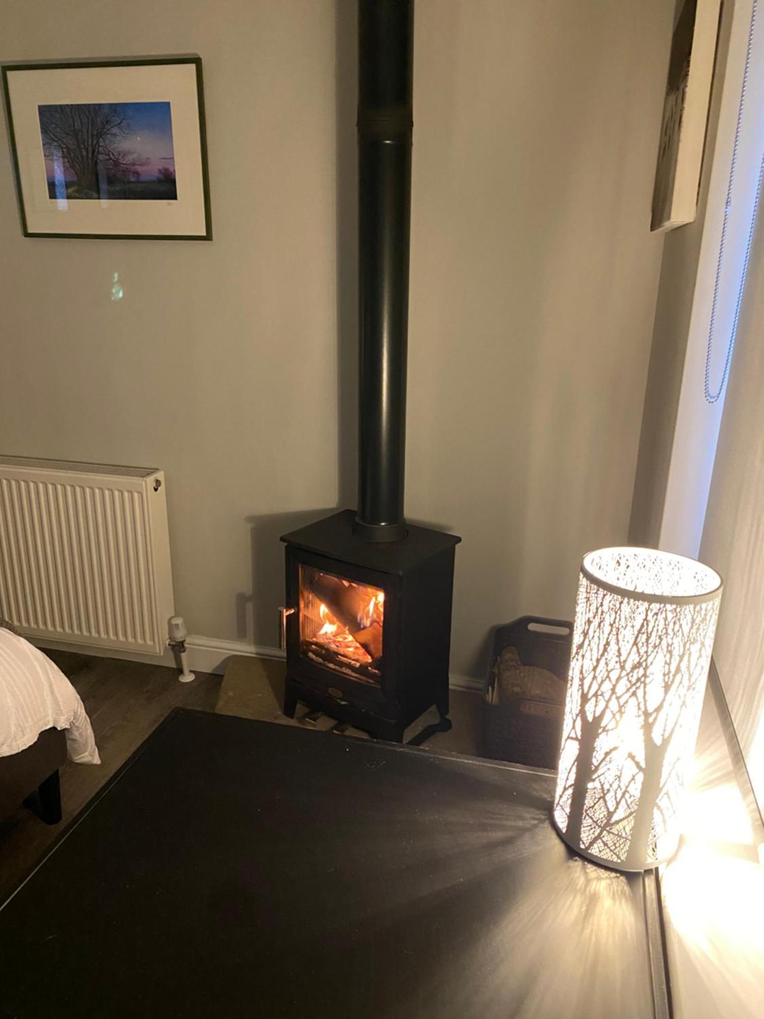 Spalding - Self Contained Studio Double - An Extra Single Bed Can Be Provided 外观 照片
