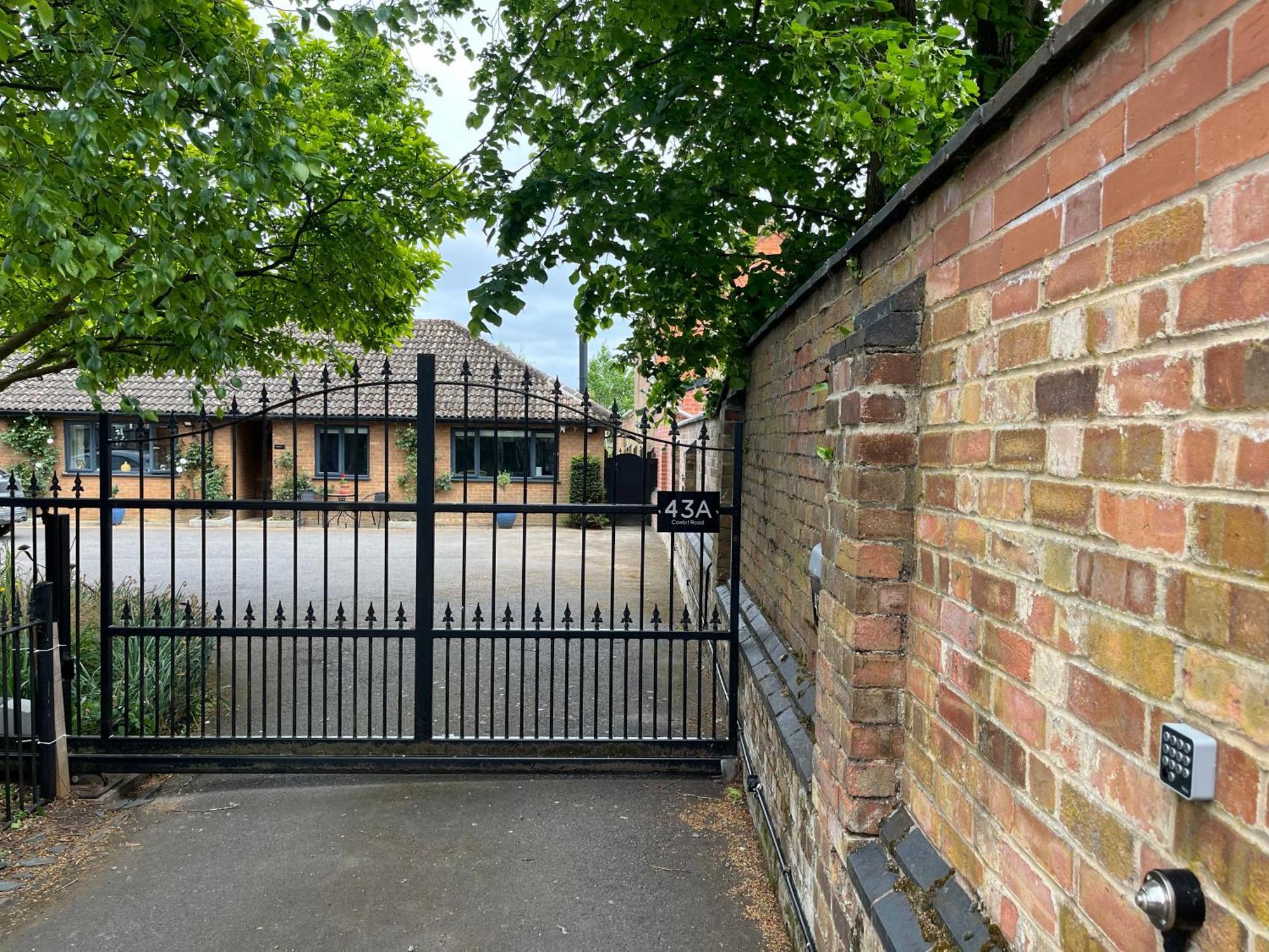 Spalding - Self Contained Studio Double - An Extra Single Bed Can Be Provided 外观 照片